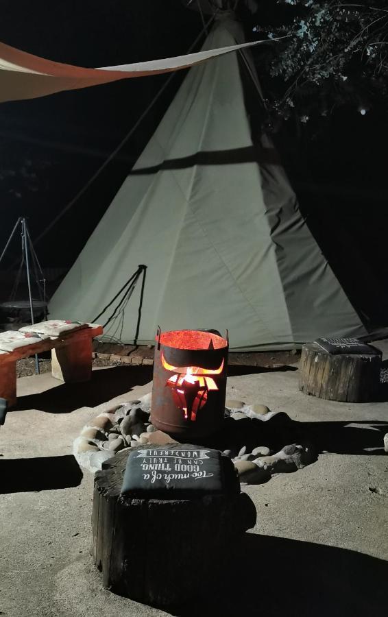 ホテル Nguni Moon Tepee Camp アンダーバーグ エクステリア 写真