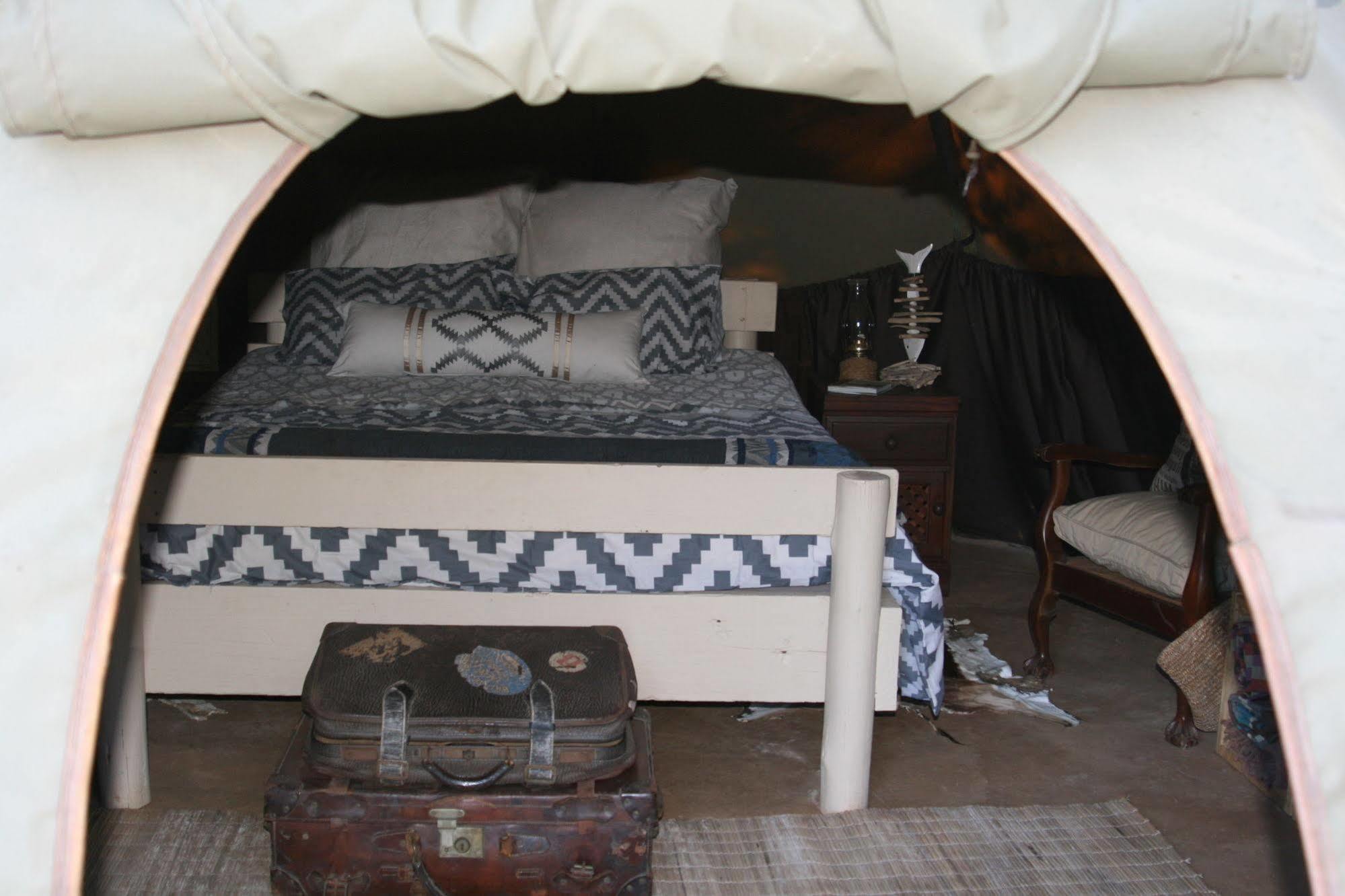 ホテル Nguni Moon Tepee Camp アンダーバーグ エクステリア 写真