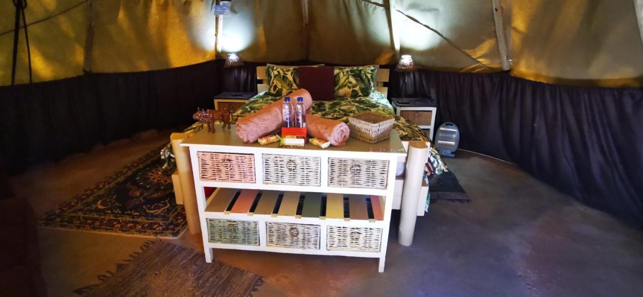 ホテル Nguni Moon Tepee Camp アンダーバーグ エクステリア 写真